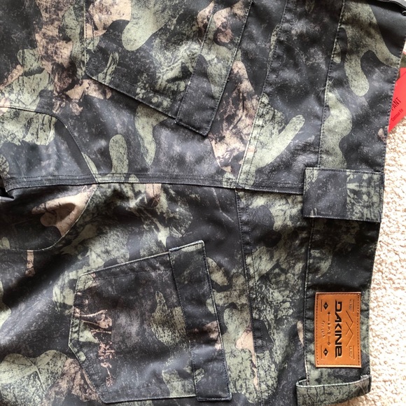 Snowboard Pants - Picture 5 of 8